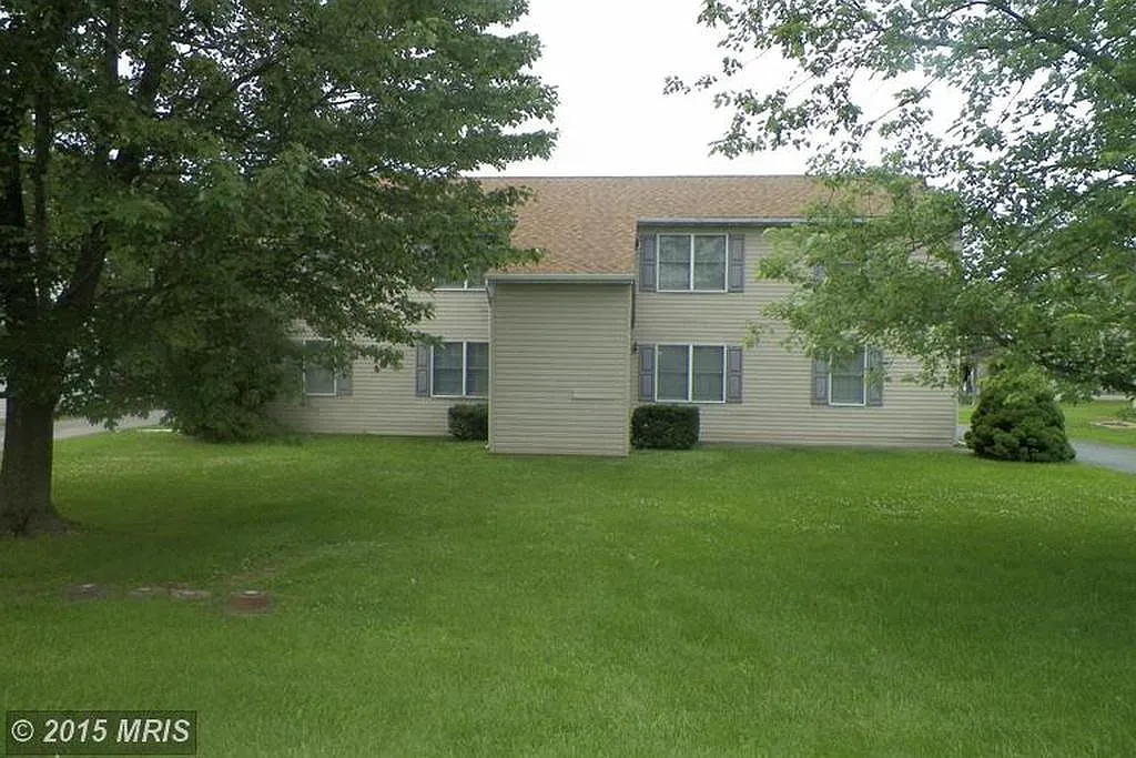 2 bed, 840 sqft, $1,100 — Photo 1