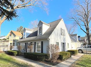 37836 Euclid Ave, Willoughby, OH 44094