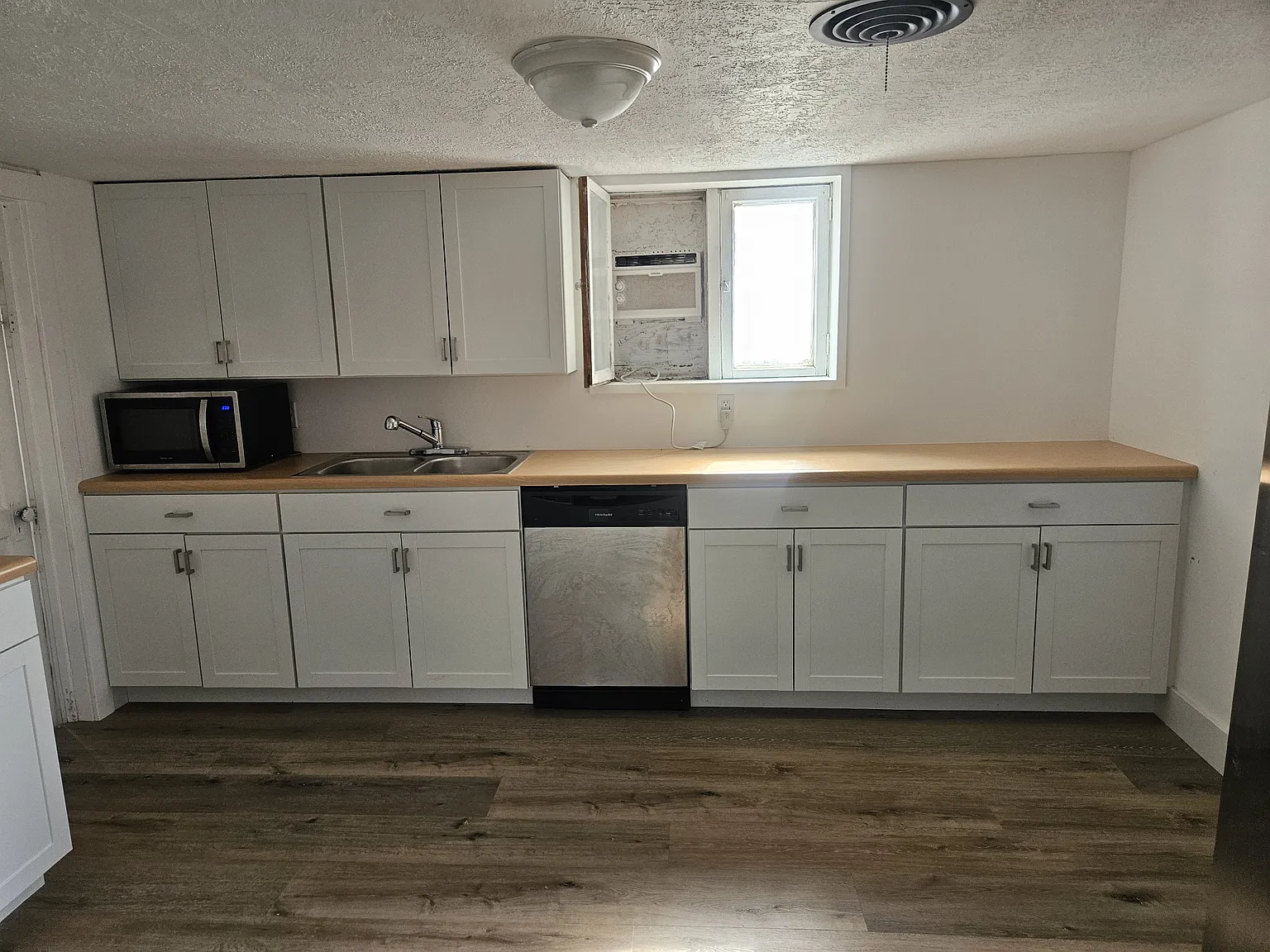 3 bed, 1000 sqft, $1,500 — Photo 3