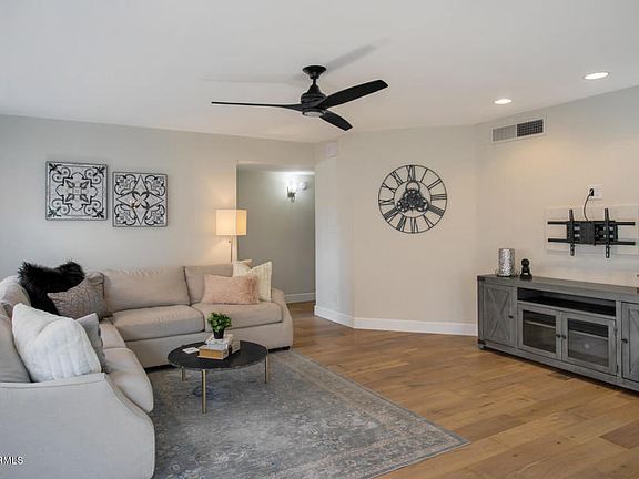 3rd image of 10966 E Yucca St