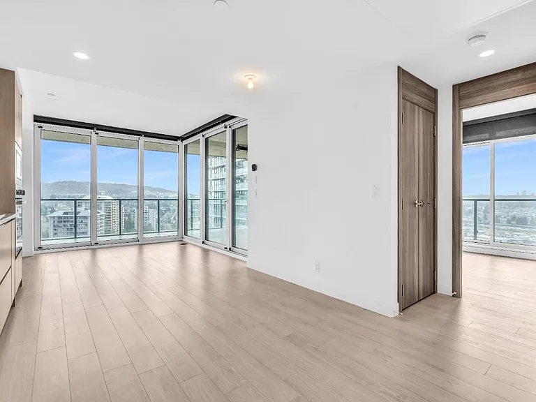 4880 Lougheed Hwy #1507 — Photo 3
