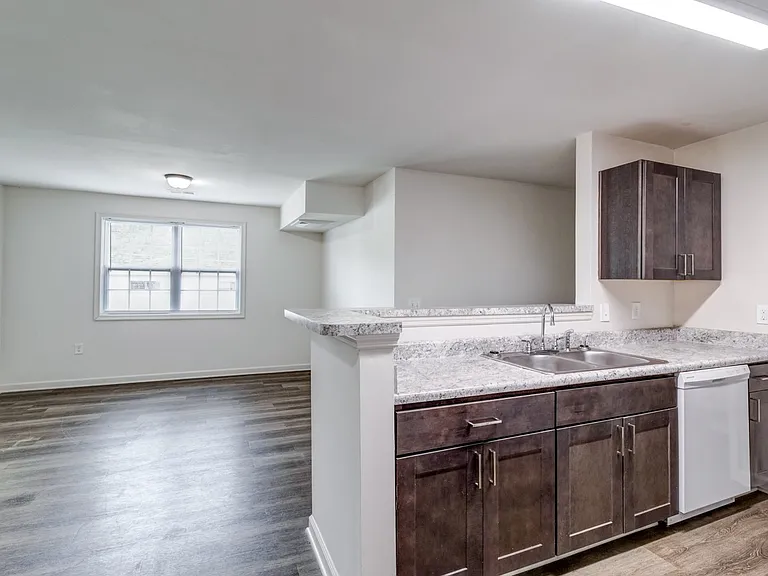 Ada Park Apartments — Photo 4