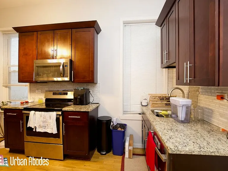 1252 N Greenview Ave #1F — Photo 8