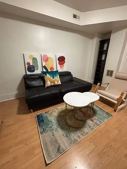 636 W 32nd St — Photo 3