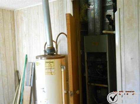3rd image of 707 E College St