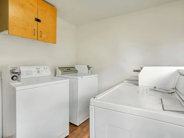 450 SE 5th Ave — Photo 13