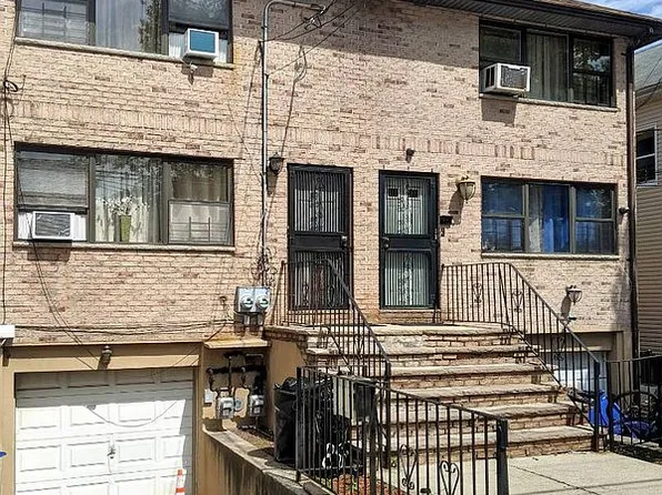 891 Pine St, Brooklyn, NY 11208