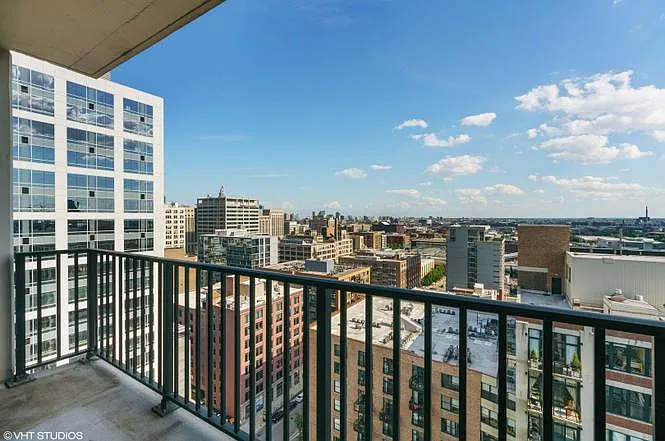 1 bed, 705 sqft, $2,700 — Photo 3