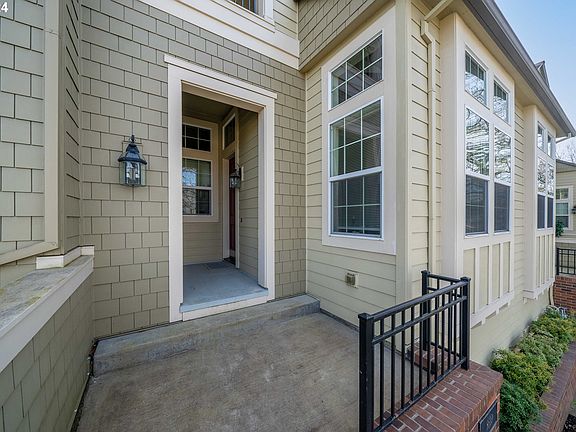 3rd image of 6610 NE Rosebay Dr