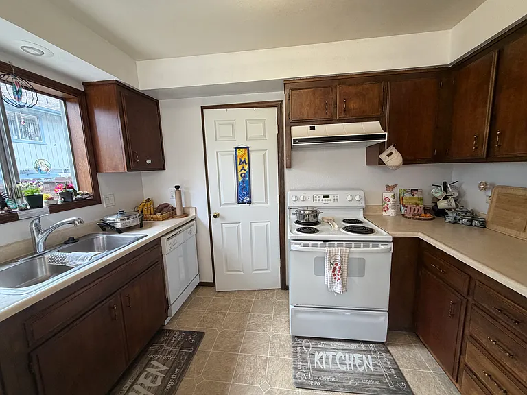 814 Carmen Dr #C — Photo 4