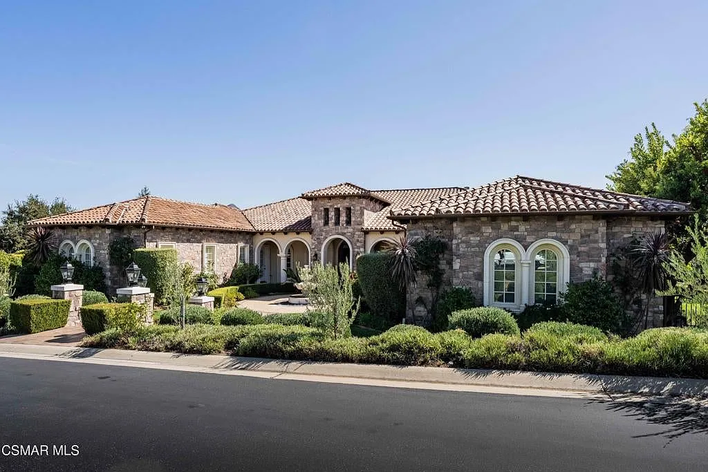 4 bed, 4.5 bath, 5301 sqft, $25,000 — Photo 1