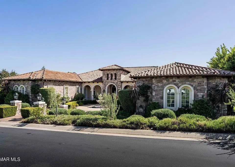 98 Queens Garden Dr