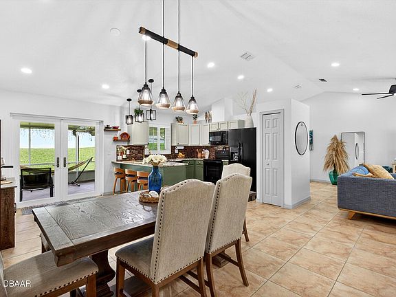 5th image of 4589 Terrace Village Dr