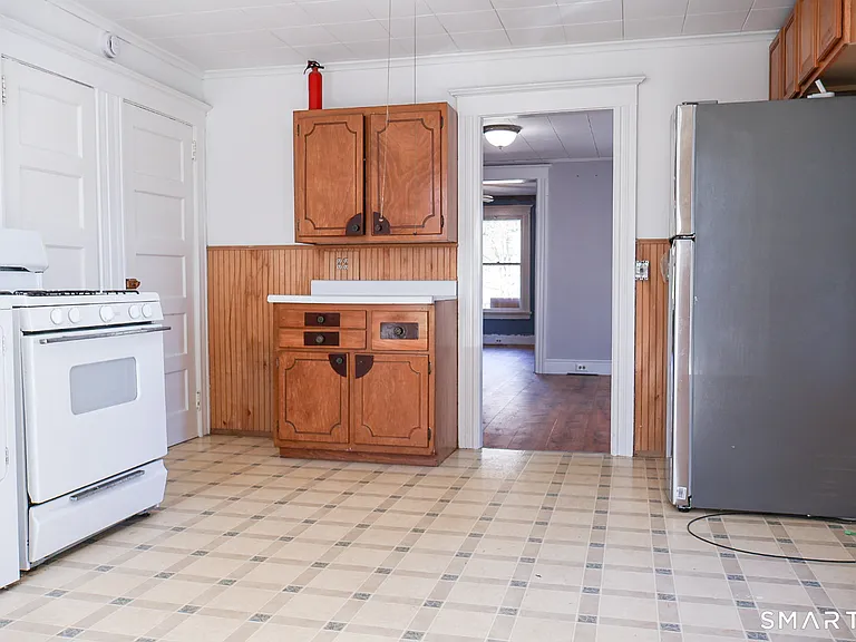 66 Forest Ct — Photo 2