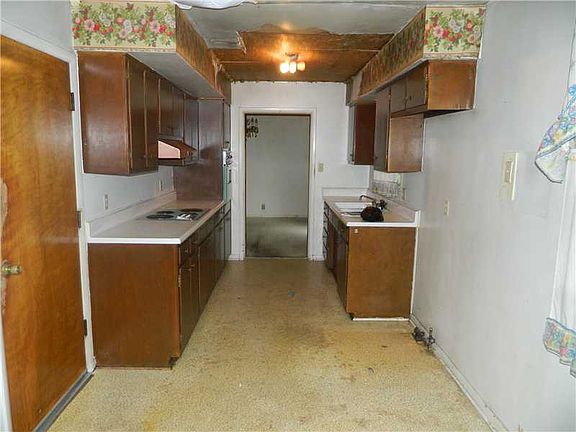 5th image of 3020 N Lawndale Ave
