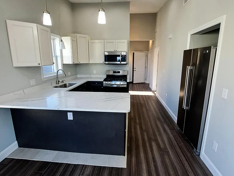 33 Grand St #2 — Photo 3