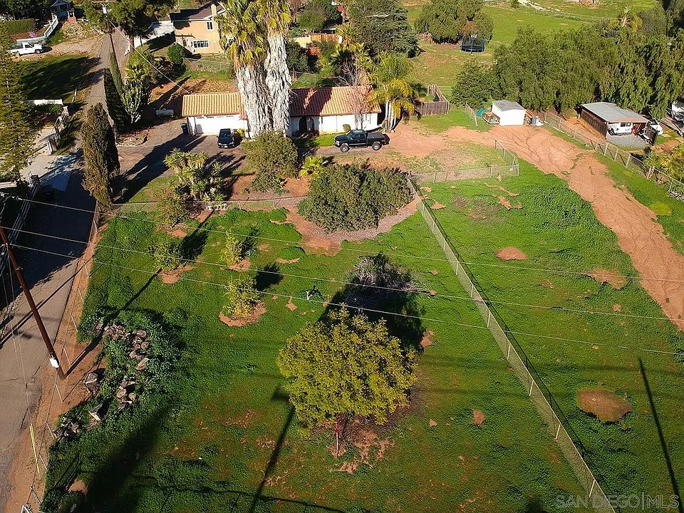 2nd image of 12658 Campo Rd