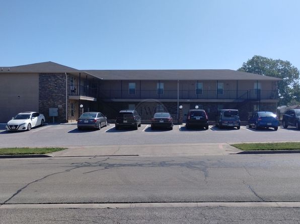 601 N Main St APT J