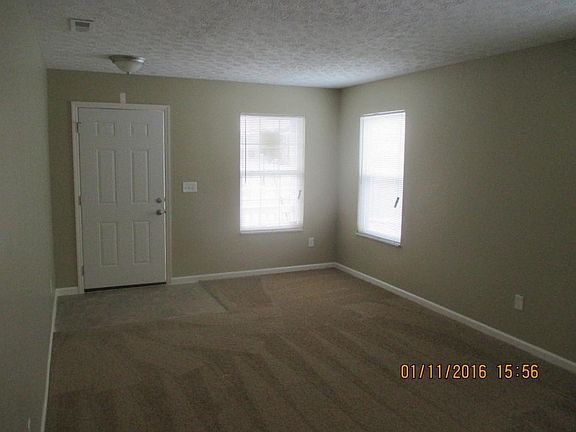 3rd image of 3056 Creekhaven Dr