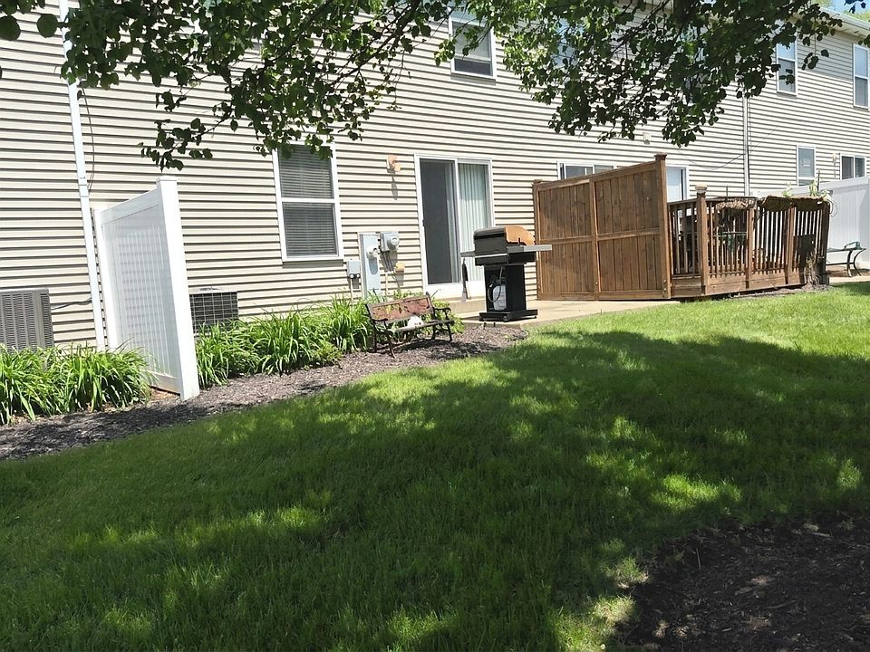 2nd image of 25907 Derby Dr