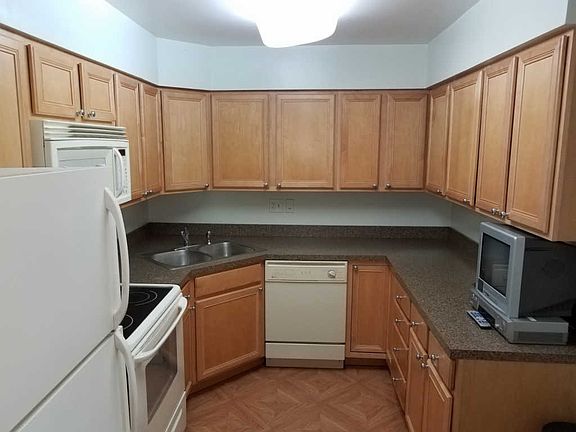 5th image of 5406 Lincoln Ave APT 3B