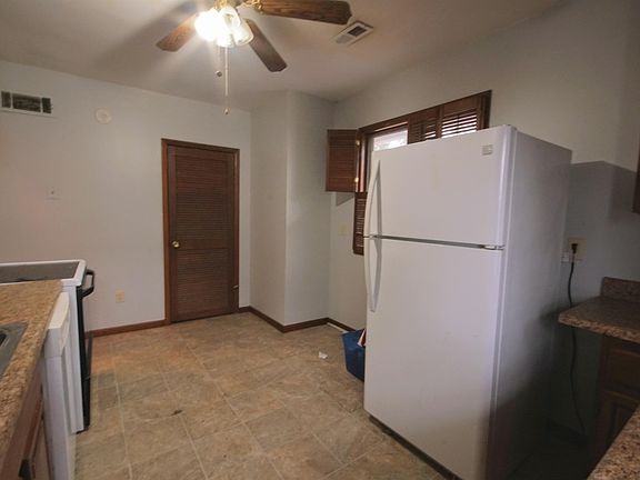 5th image of 324 SW Van Buren St Unit 2-1