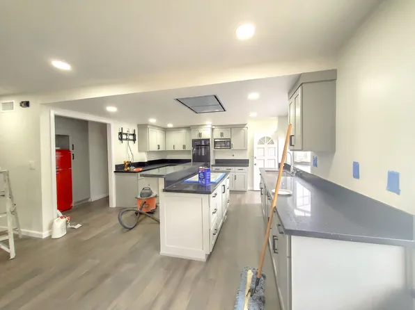 1455 E Bach St, Carson, CA 90745