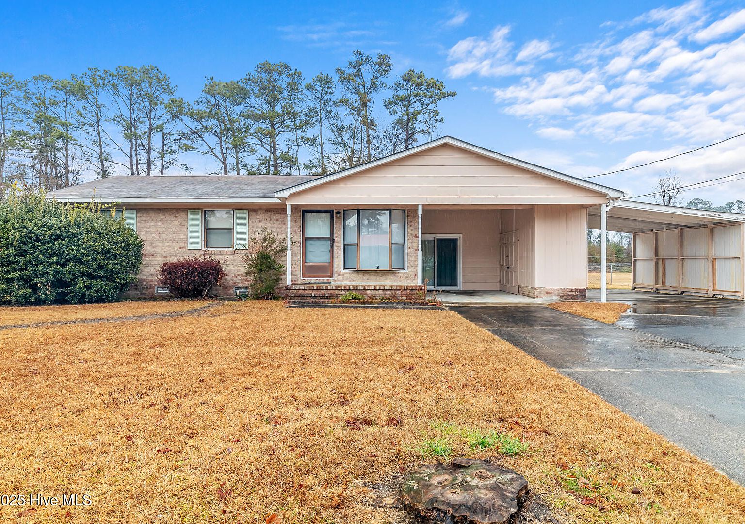NEIGHBORHOOD｜11SS Acre/ C-JKT（L） Sicklerville Homes For Sale- 31 Village Green Ln Just listed in