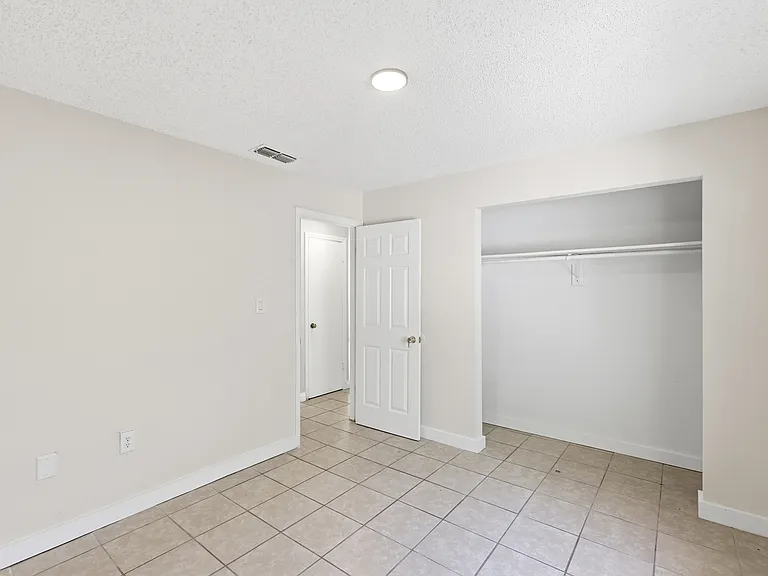 1725 Birchwood Cir #1 — Photo 7