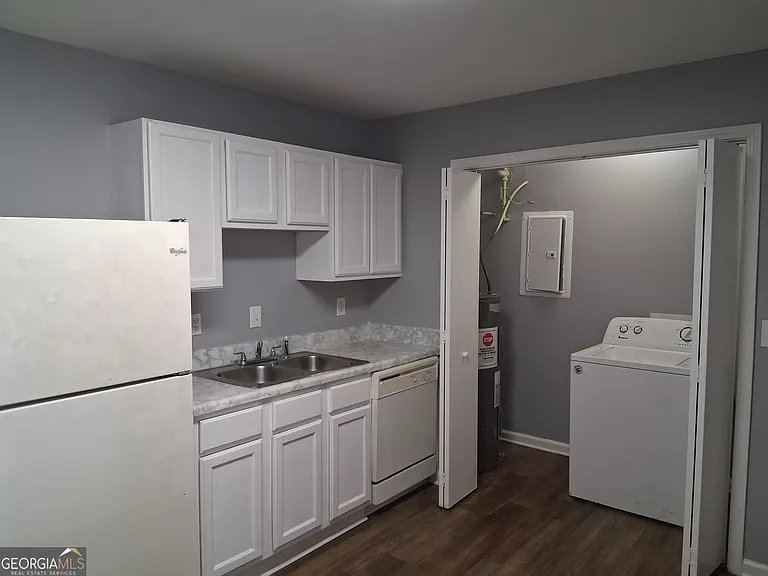 209 E Wilson St #28 — Photo 6