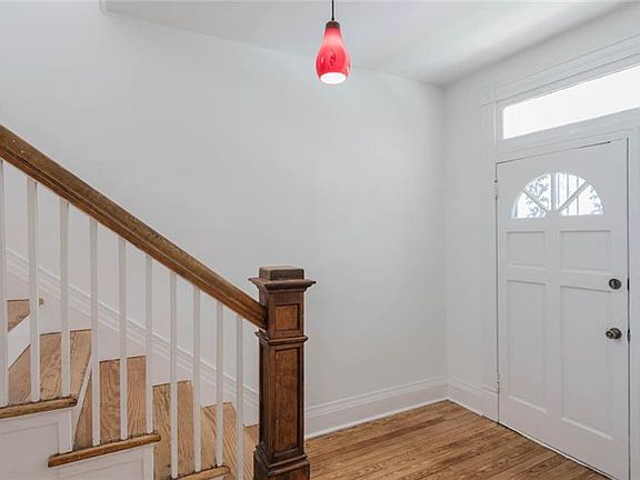 3rd image of 1216 W 35th St
