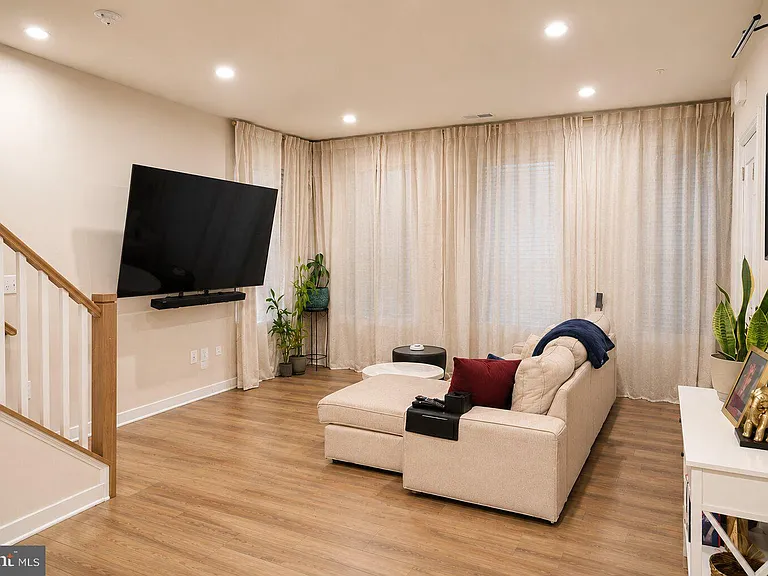 601 Percy Pl #A — Photo 2