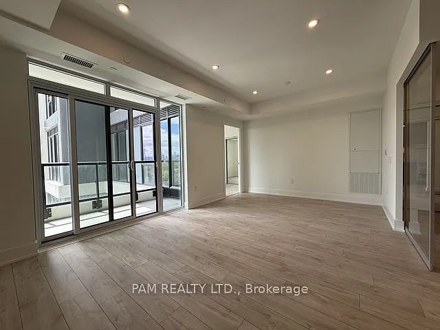 858 Dupont St #739 — Photo 4