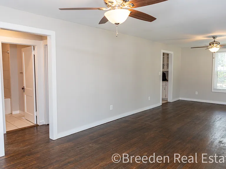 207 Jefferson St — Photo 6