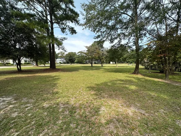 15 S Cantey St, Summerton, SC 29148