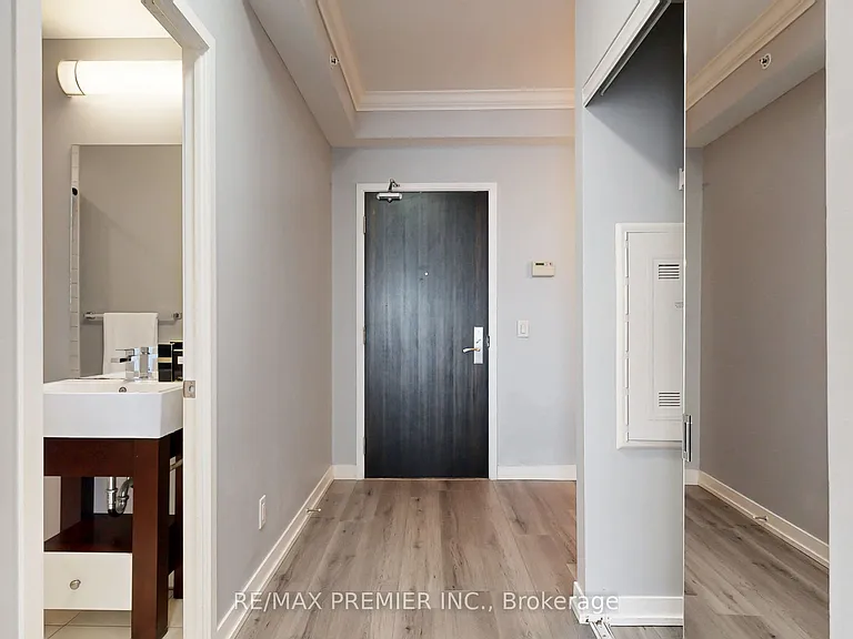 840 Queens Plate Dr #610 — Photo 4