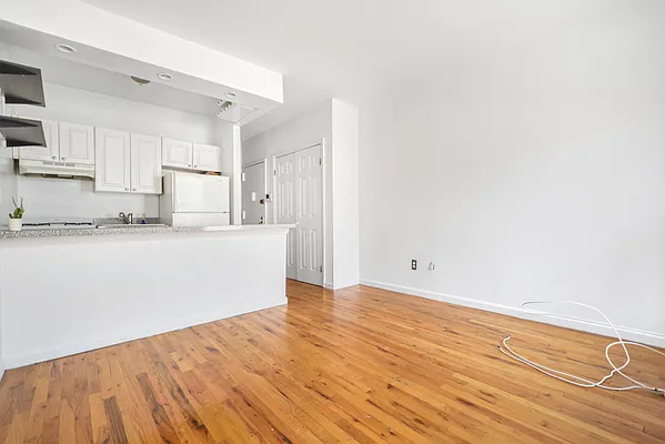 Rented by Compass | media 12