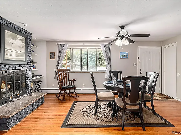 Building Photo - 2612 Meadowbrook Dr