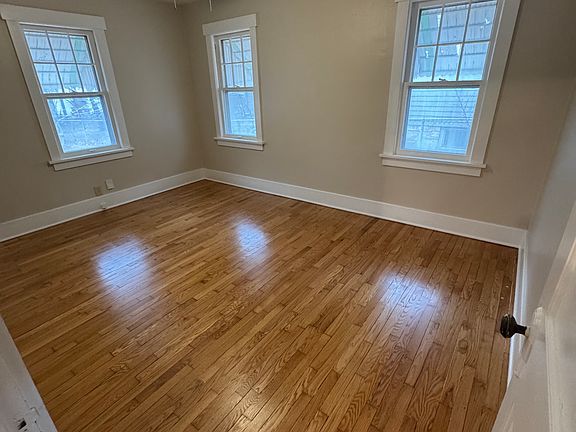 4th image of 1014 SW Medford Ave