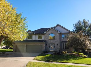 5323 Regents Park Rd, Rockford, IL 61107