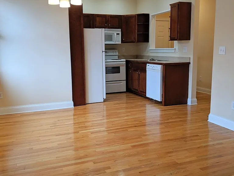 6 E Market St #E — Photo 9