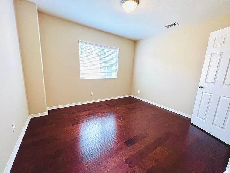 2758 Lavender St — Photo 26