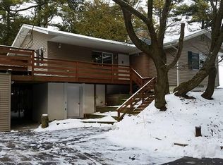 10907 Lake Dr, Two Rivers, WI 54241