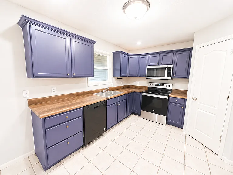 208 Jackal Dr — Photo 11