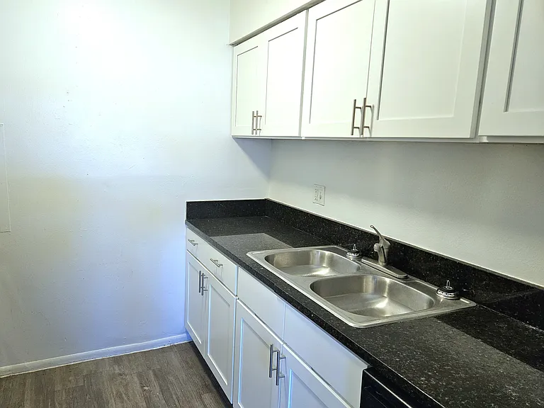 Sunbay Apartments — Photo 12