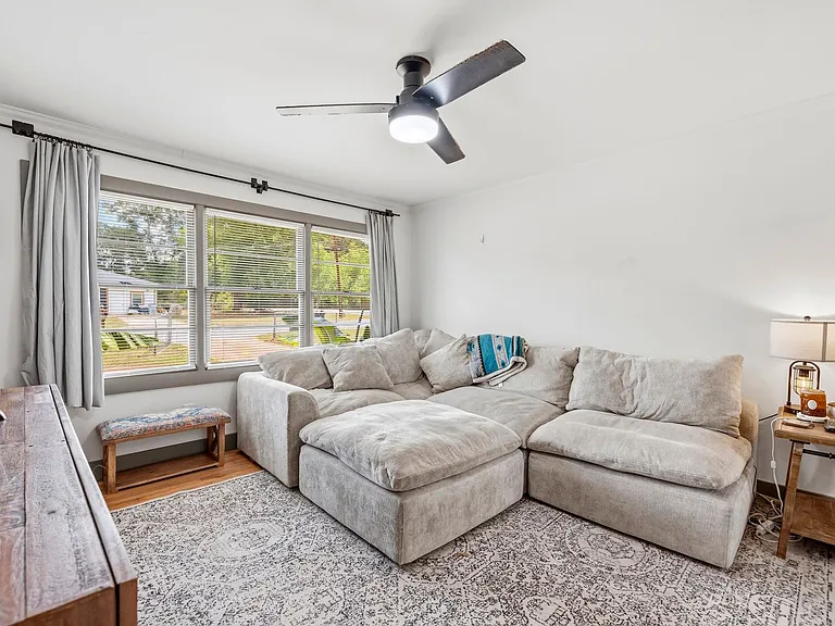 250 Morningview Dr — Photo 8
