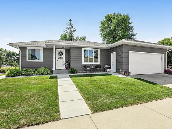 211 Cedar Ave S, Watkins, MN 55389
