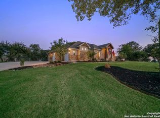 244 Abrego Lake Dr, Floresville, TX 78114