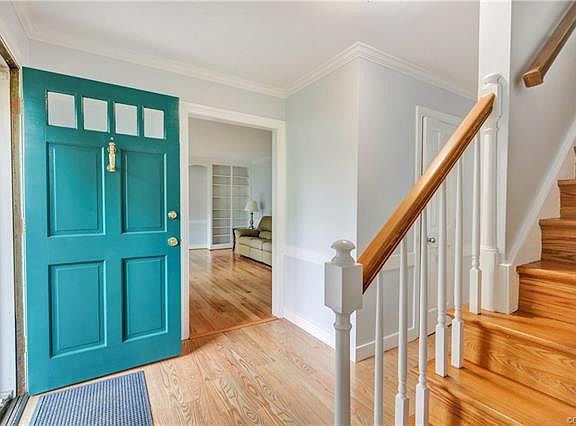 2nd image of 2117 Lake Surrey Dr