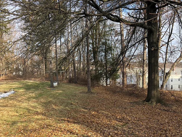 1 Acre Private Grounds